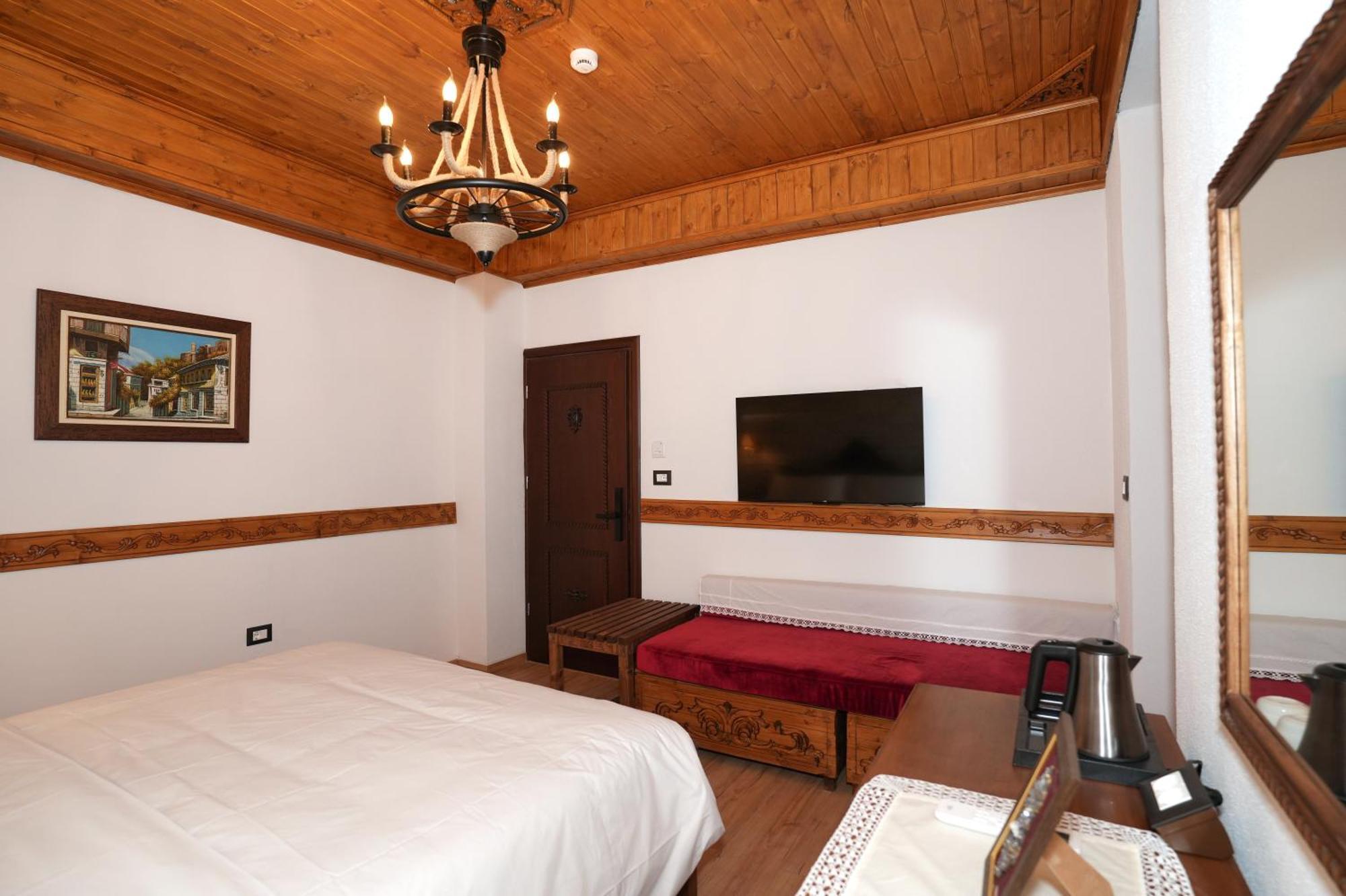 City Street Hotel Gjirokastër Zimmer foto