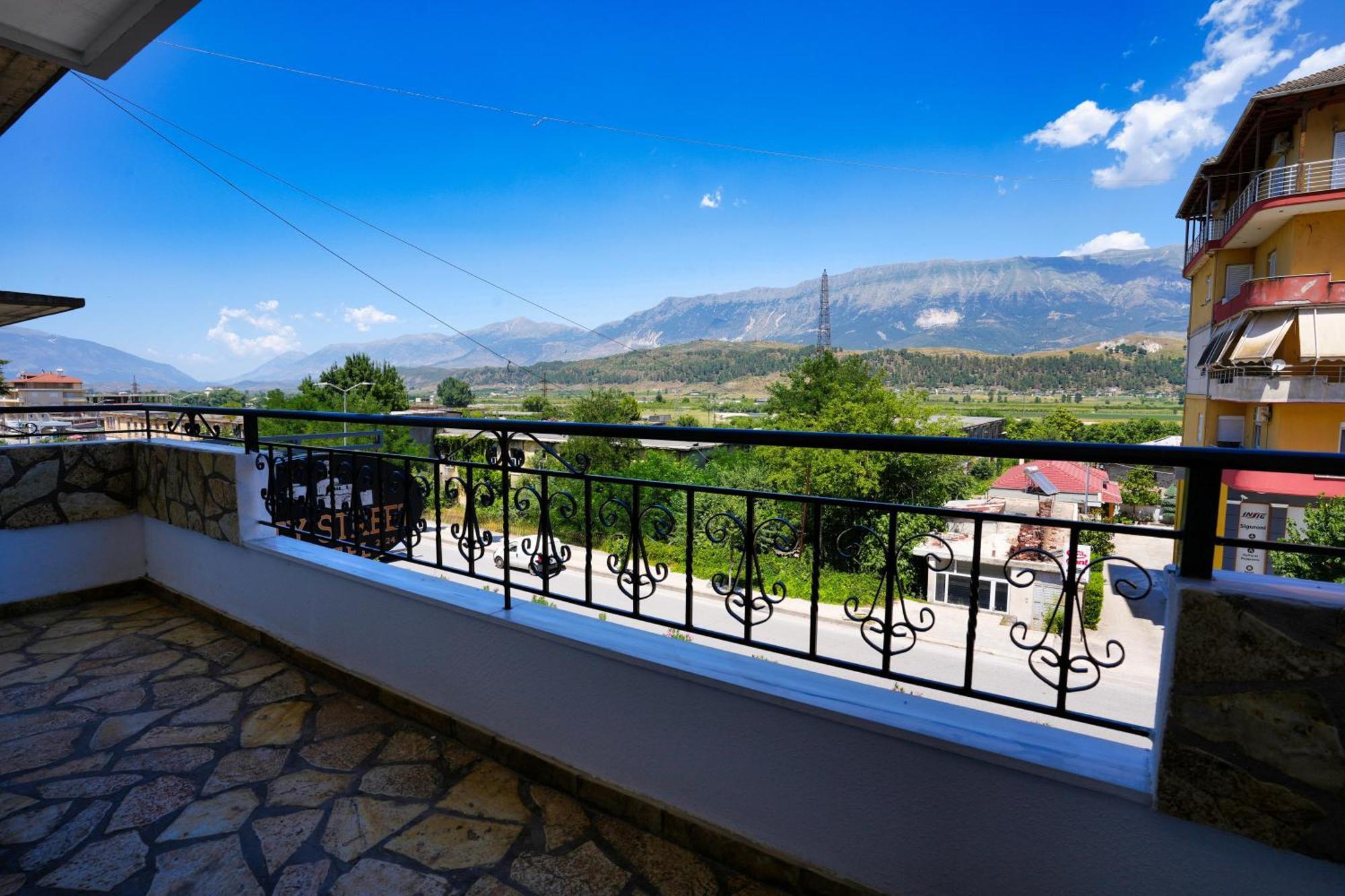 City Street Hotel Gjirokastër Exterior foto