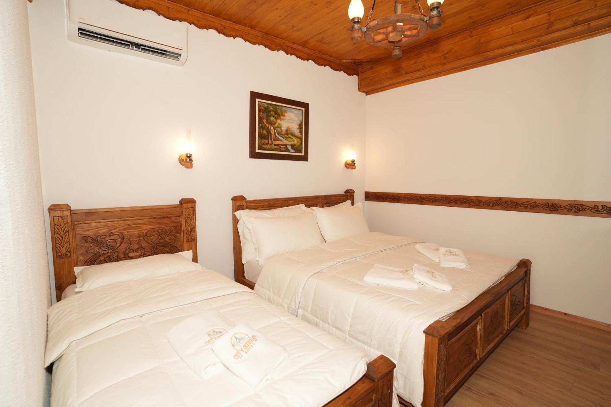 City Street Hotel Gjirokastër Zimmer foto