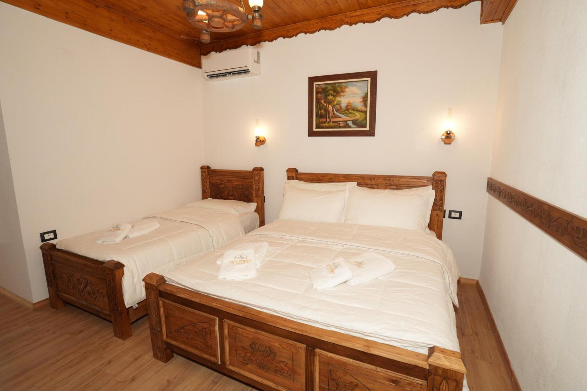 City Street Hotel Gjirokastër Zimmer foto
