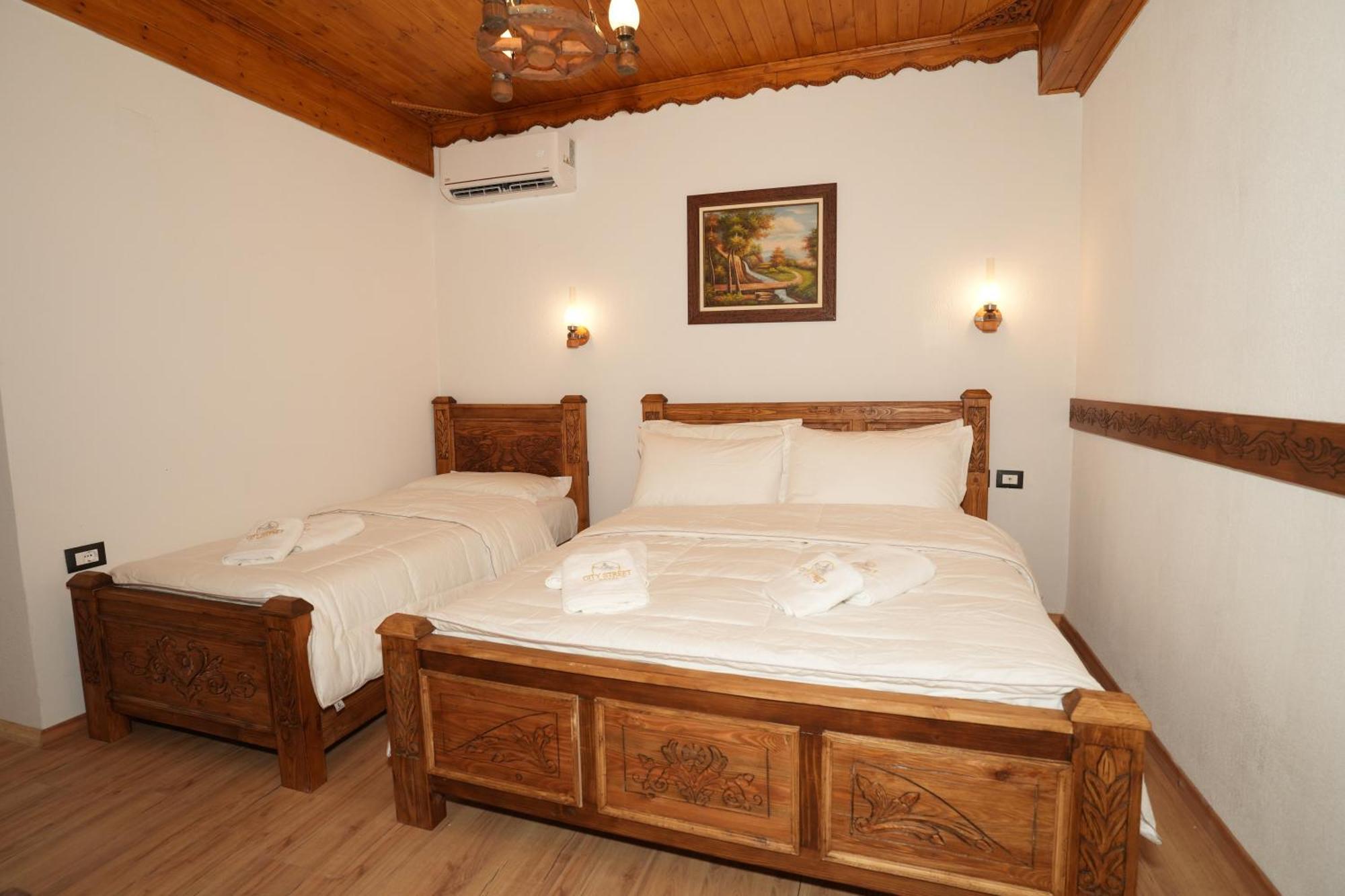 City Street Hotel Gjirokastër Zimmer foto